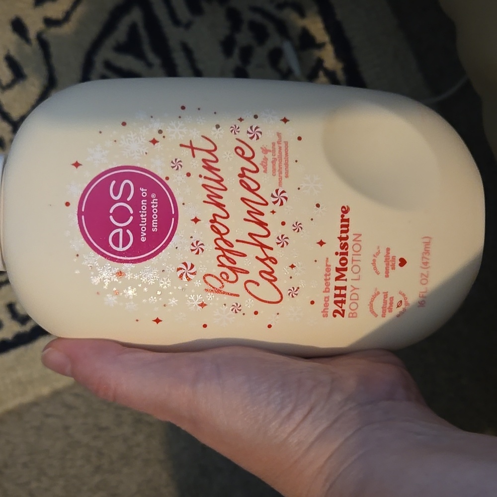 NEW EOS Holiday Peppermint Cashmere Body Lotion